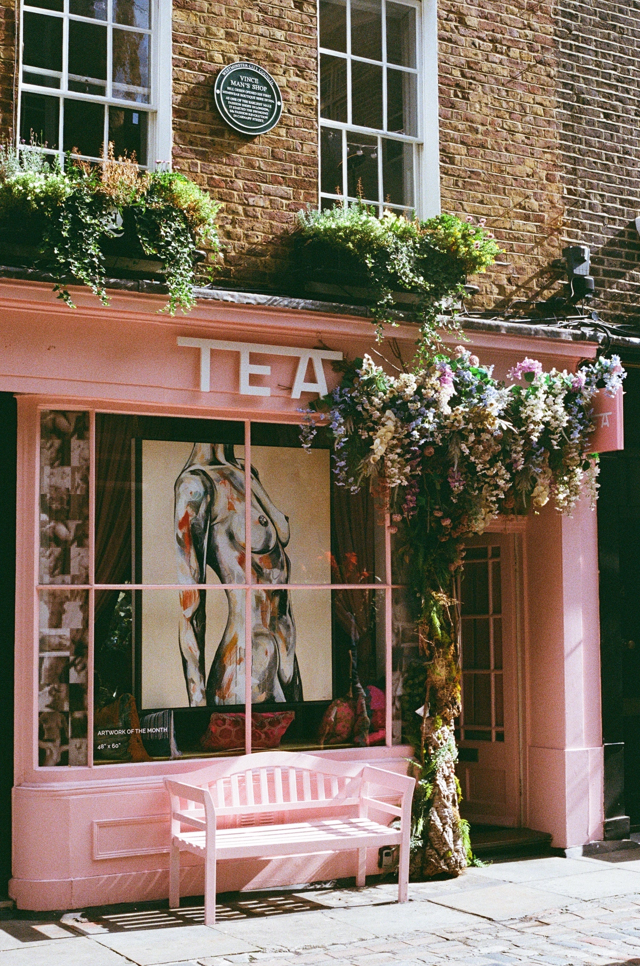 sophie-tea-art-london-gallery-during-frieze-week