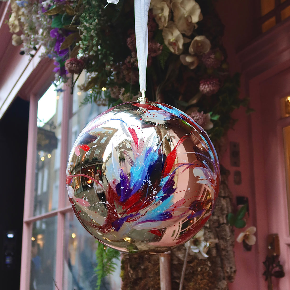 21. GIANT BAUBLE | Regent Street